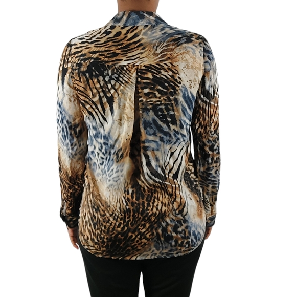 L’AGENCE Button Down Animal Print Blouse. - Picture 2 of 10